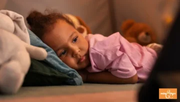 Seu Filho Dorme Tarde? A Ciência Descobriu Algo Que Pode Explicar a Queda no Desempenho Escolar e no Humor dos Adolescentes