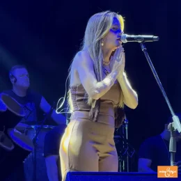 Mariana Fagundes Abre a 25ª Festa do Peão de Júlio Mesquita com Grande Sucesso